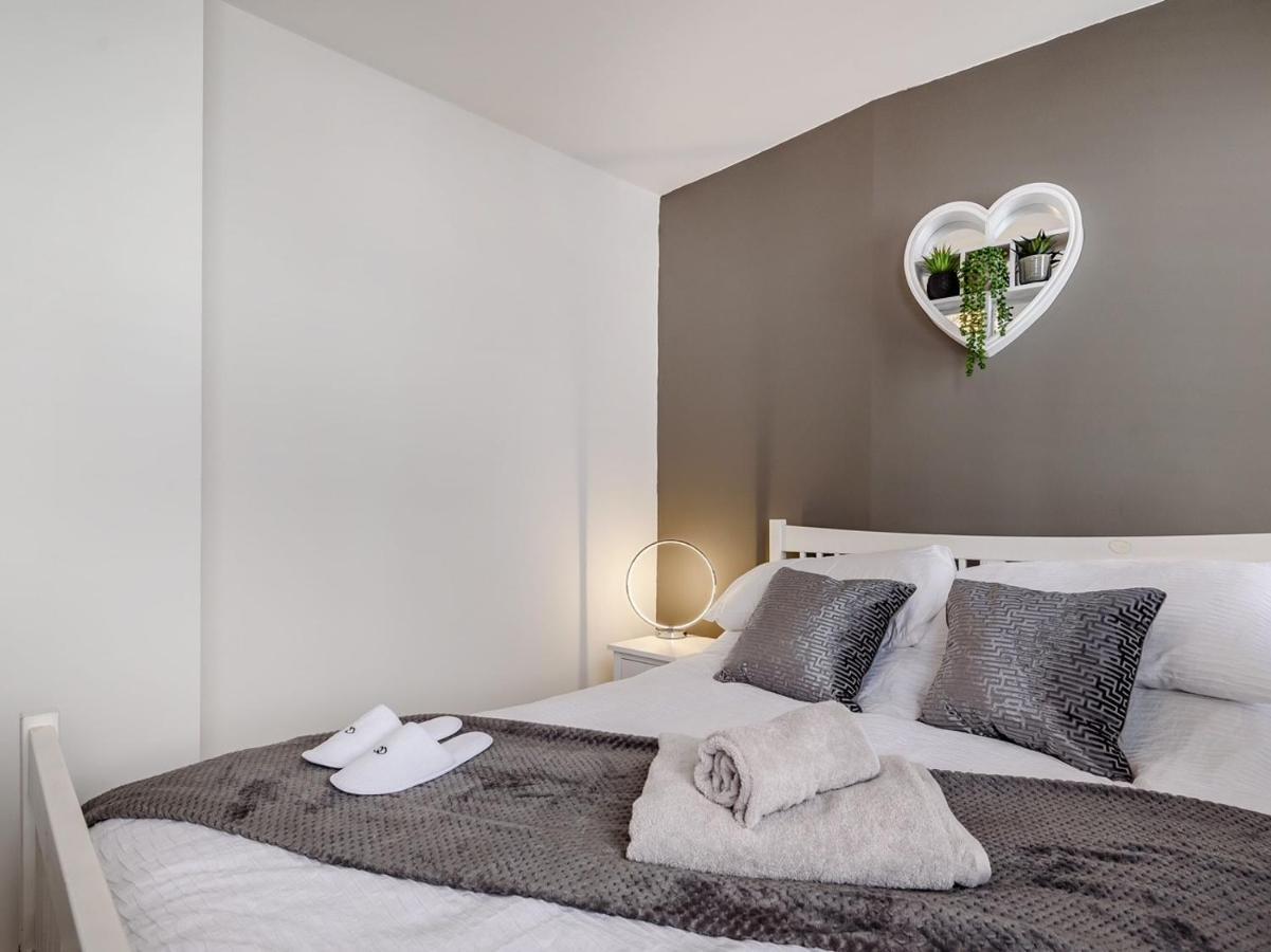 Modern Apartment In Central Lincoln Kültér fotó